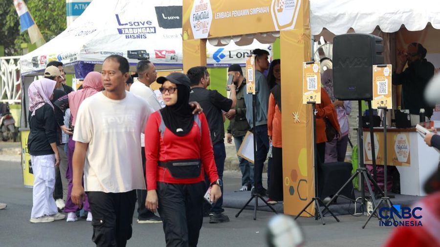 Lembaga Penjamin Simpanan atau LPS ramaikan kegiatan Bazar UMKM melalui booth edukasi bagi pelaku UMKM dan masyarakat di Bandar Lampung, Sabtu (29/8/2026).. (CNBC Indonesia/Muhammad Sabki)
