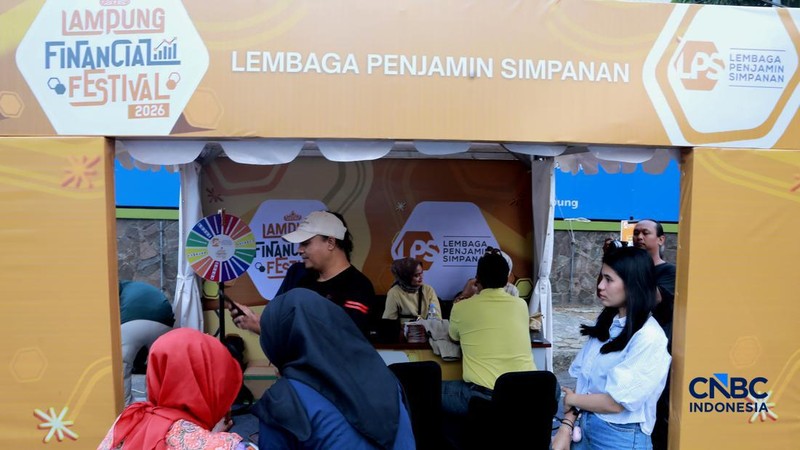 Lembaga Penjamin Simpanan atau LPS ramaikan kegiatan Bazar UMKM melalui booth edukasi bagi pelaku UMKM dan masyarakat di Bandar Lampung, Sabtu (29/8/2026).. (CNBC Indonesia/Muhammad Sabki)