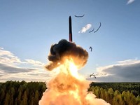 Detik-Detik Putin Luncurkan Rudal Balistik Antarbenua