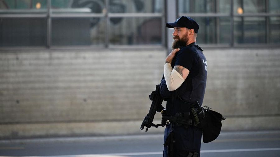 Penembakan terjadi dalam sebuah acara musik rave di Kota Aarau, Kanton Aargau, Swiss, pada Minggu dini hari, Minggu (30/8/2026), yang menewaskan satu orang dan melukai lima lainnya. (REUTERS/Romina Amato)