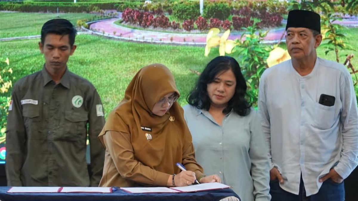 Bupati Afni Gandeng Perusahaan Sawit-HTI Perbaiki 29,74 KM Jalan Rusak di Siak