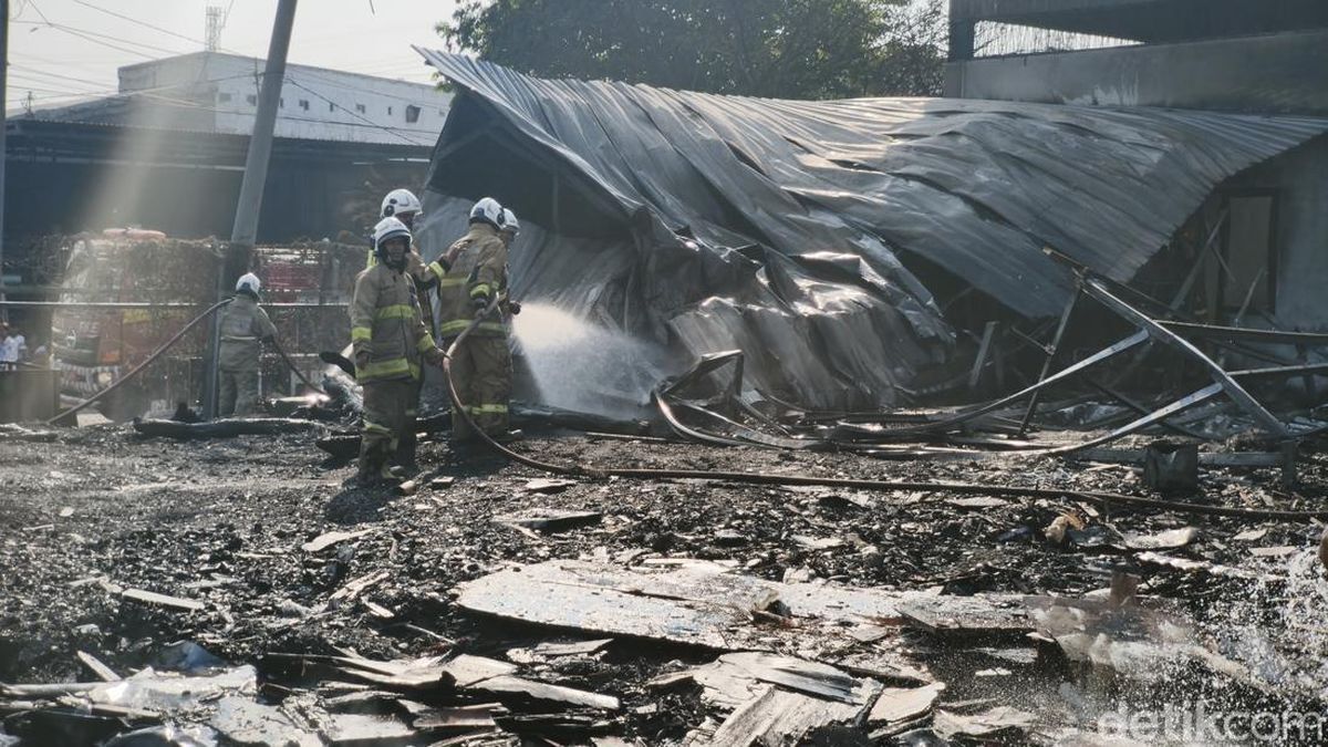 Tempat Produksi Sampah Jadi BBM di Kemijen Semarang Ludes Terbakar