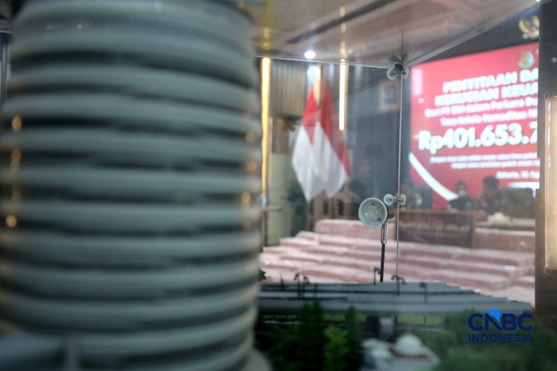 Kejaksaan Agung (Kejagung) menyita barang bukti uang Rp 401 miliar. Uang tersebut hasil penyitaan dugaan tindak pidana korupsi tata kelola komoditas nikel PT CNI tahun 2017 sampai 2020, Senin (31/8/2026). (CNBC Indonesia/Tri Susilo)