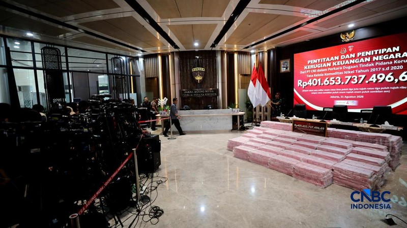 Kejaksaan Agung (Kejagung) menyita barang bukti uang Rp 401 miliar. Uang tersebut hasil penyitaan dugaan tindak pidana korupsi tata kelola komoditas nikel PT CNI tahun 2017 sampai 2020, Senin (31/8/2026). (CNBC Indonesia/Tri Susilo)