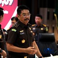 Kejaksaan Agung (Kejagung) menyita barang bukti uang Rp 401 miliar. Uang tersebut hasil penyitaan dugaan tindak pidana korupsi tata kelola komoditas nikel PT CNI tahun 2017 sampai 2020, Senin (31/8/2026). (CNBC Indonesia/Tri Susilo)