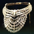 Kepolisian Austria sedang memburu dua pria yang diduga mencuri kalung platinum seberat 200 karat bertabur 673 berlianyang pernah menjadi milik keluarga kerajaan Mesir dan sedang dipinjamkan ke sebuah museum di Wina. (Instagram/royalcouturier)
