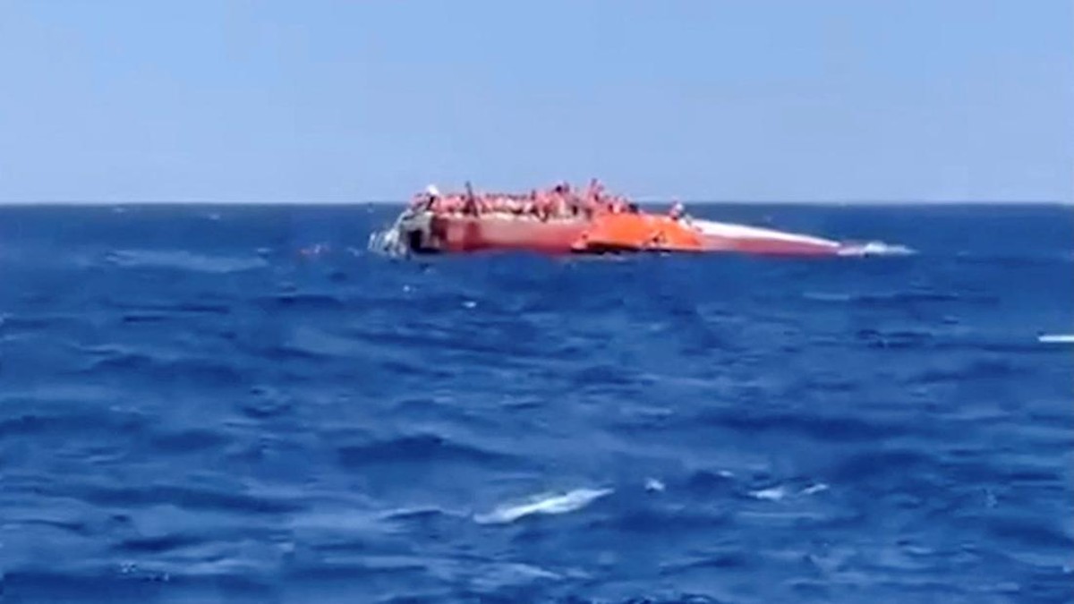 Potret Kapal Feri Bawa 267 Orang Terbalik di Laut 514 M karena Badai