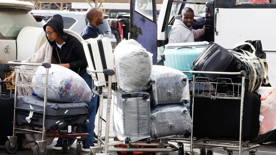 Penerbangan di bandara Nairobi terganggu saat pekerja penerbangan kembali melakukan pemogokan pada Senin (31/8/2026). (REUTERS/Monicah Mwangi)