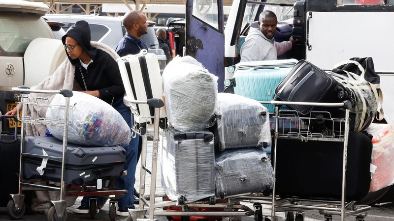 Penerbangan di bandara Nairobi terganggu saat pekerja penerbangan kembali melakukan pemogokan pada Senin (31/8/2026). (REUTERS/Monicah Mwangi)