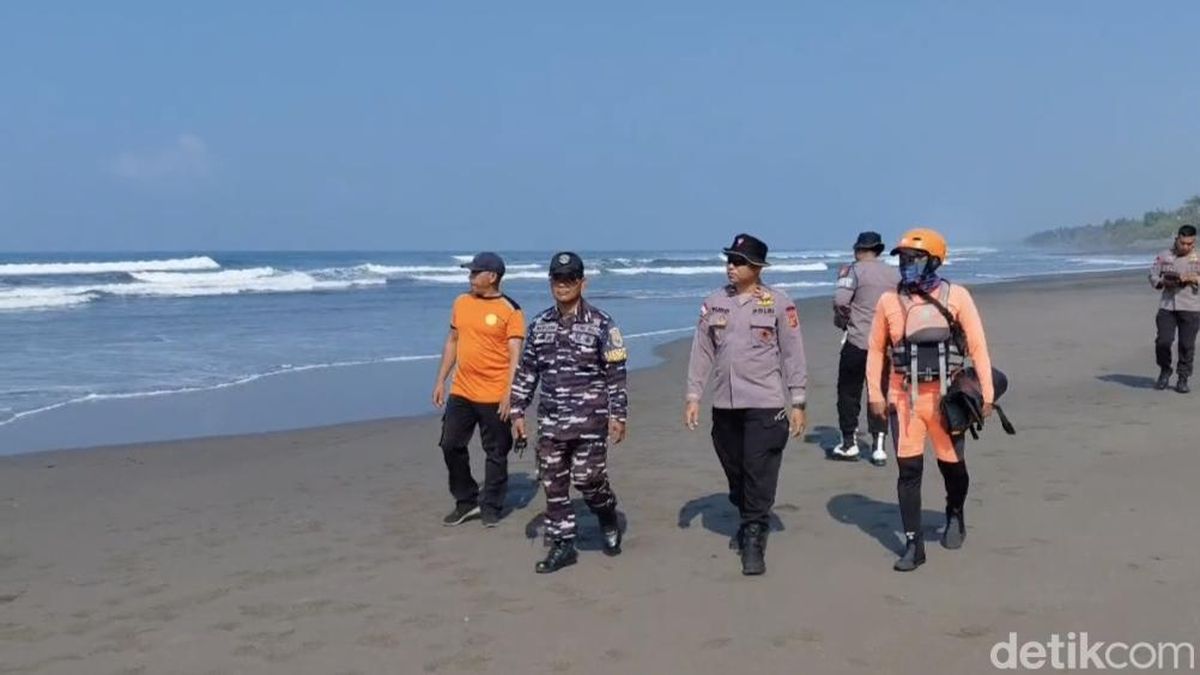 Pencarian WNA Hilang di Pantai Tembles Jembrana Terkendala Ombak Besar