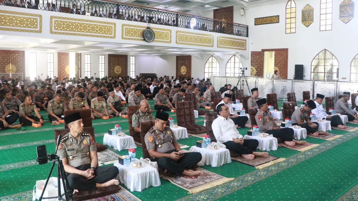 Polda Jatim Gelar Maulid Nabi untuk Perkuat Iman dan Integritas Personel