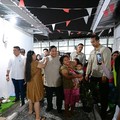 Presiden Prabowo Subianto menemui warga relokasi Senen yang kini menempati hunian baru, Jumat malam, 28 Agustus 2026. (Instagram/sekretariat.kabinet)