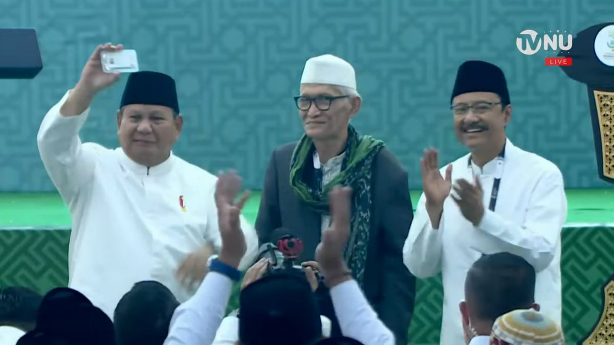 Prabowo Dapat Kartu Anggota NU Seumur Hidup di Penutupan Muktamar ke-35