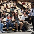 Theodore Kwan, 8 tahun, menghadiri kuliah kimia di Nanyang Technological University. (Dok. Nanyang Technological University)