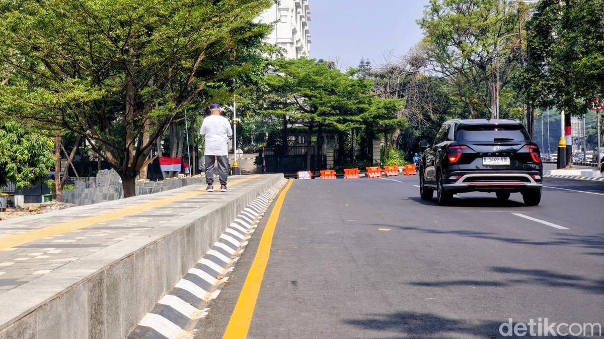 Trotoar Gasibu Dikeluhkan Terlalu Tinggi, Lansia Bisa Kesulitan Naik Turun