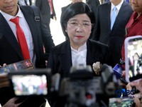 Doorstop Gubernur BI terpilih Destry Damayanty kepada media usai acara Sidang Paripurna ke-4 masa persidangan 1 tahun sidang 2026-2027 di kompleks Parlemen, Senayan, Jakarta, Selasa (1/9/2026). (CNBC Indonesia/Muhammad Sabki)