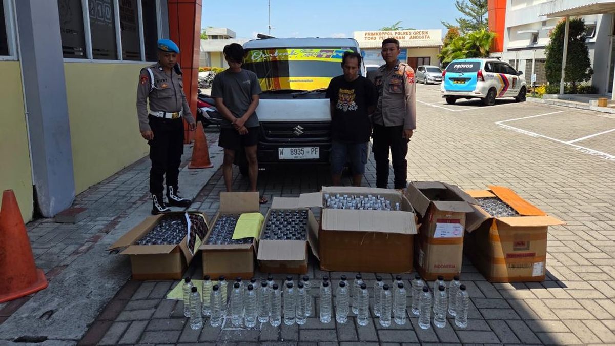 Pemasok Miras Warung Pangku Gresik Diciduk, 450 Botol Arak Bali Disita