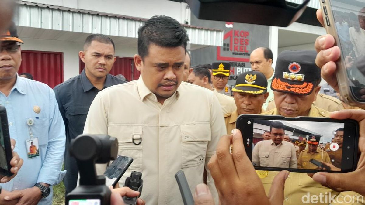 Gubsu Tinjau Pengungsi Erupsi Sinabung: Kita Mikirkan Keselamatan Warga Dulu