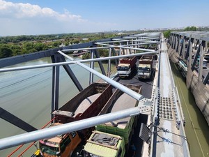 Jembatan Baru Manyar Gresik Rampung Uji Beban, Kapan Dibuka?