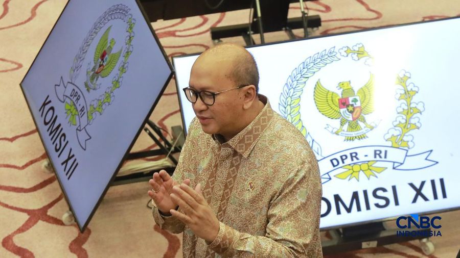 Menteri Investasi dan Hilirisasi/CEO Danantara Indonesia Rosan Roeslani usai rapat kerja bersama Komisi XII DPR RI di ruang rapat Komisi XII DPR, Gedung Nusantara, Kompleks Parlemen Senayan, Jakarta Pusat, Selasa (1/9/2026). (CNBC Indonesia/Muhammad