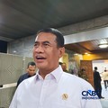 Menteri Pertanian sekaligus Kepala Badan Pangan Nasional (Bapanas) Amran Sulaiman saat ditemui usai rapat di Kompleks Parlemen, Jakarta, Selasa (1/9/2026). (CNBC Indonesia/Martyasari Rizky)