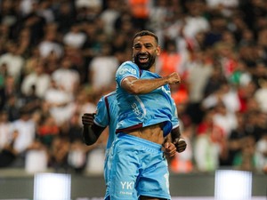 Mo Salah Cetak Gol, Onana Kebobolan 2 Gol, Trabzonspor Keok