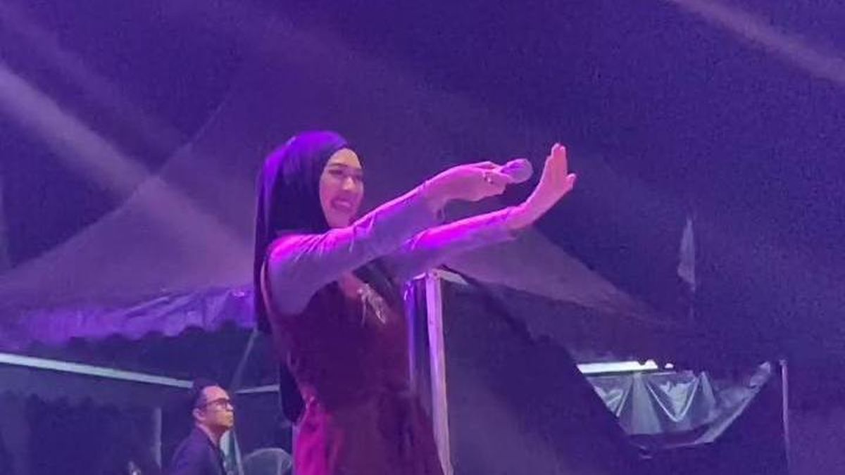 Viral Happy Asmara 'Goyang' Penutupan Expo dan Bazar Muktamar ke-35 NU