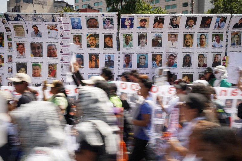 Warga berpartisipasi dalam unjuk rasa untuk memperingati Hari Internasional Korban Penghilangan Paksa di Mexico City, Meksiko, pada 30 Agustus 2026. (REUTERS/Toya Sarno Jordan)