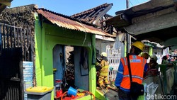 Kebakaran Hanguskan 3 Rumah di Sadang Serang Bandung