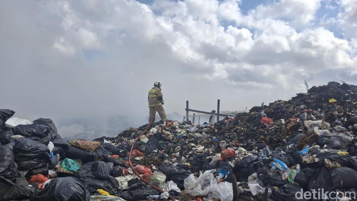 Belasan Jam Kebakaran Lahan di Kawasan Nakula, Api Masih Berkobar Pagi Ini
