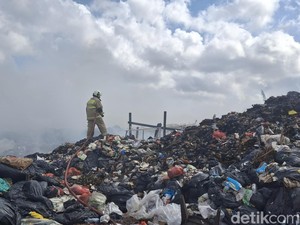Belasan Jam Kebakaran Lahan di Kawasan Nakula, Api Masih Berkobar Pagi Ini