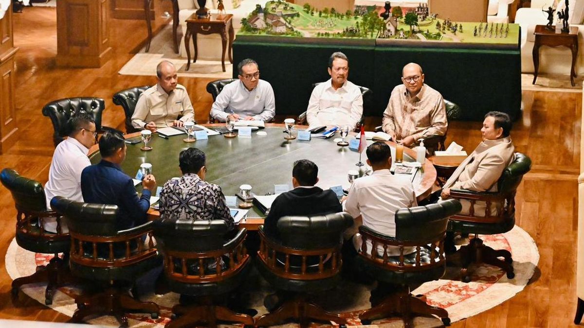 Prabowo Bertemu Trenggono hingga Rosan, Terima Laporan 100 Kampung Nelayan