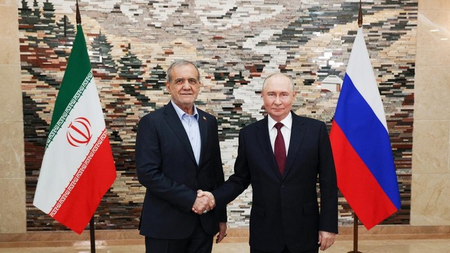 Momen Putin-Presiden Iran Bertemu di KTT SCO, Kompak Lawan Sanksi AS