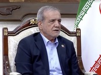 Presiden Rusia Vladimir Putin dan Presiden Iran Masoud Pezeshkian menghadiri pertemuan di sela-sela KTT Organisasi Kerja Sama Shanghai (SCO) di Bishkek, Kirgistan, Selasa (1/9/2026). (Tangkapan Layar Video/REUTERS)