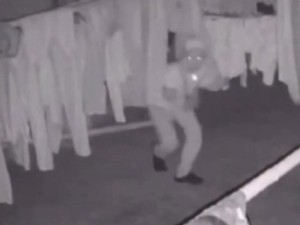 CCTV Rekam Pria Curi Bra dan Celana Dalam Warga di Pesawaran Lampung