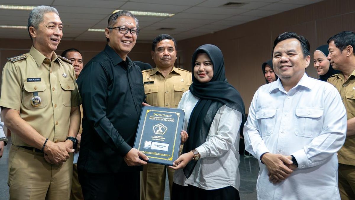 DPRD dan Pemkot Bogor Tebus 988 Ijazah Siswa Tertahan karena Biaya