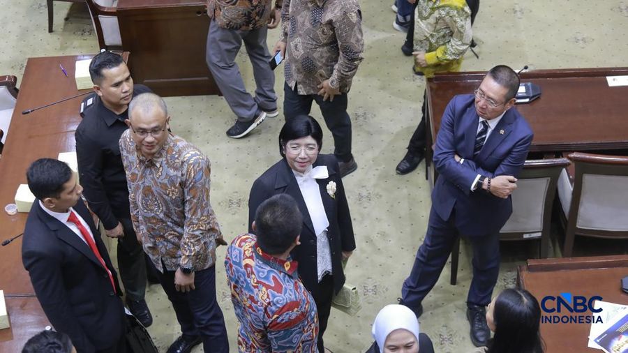 Rapat kerja Komisi XI DPR RI dengan Menteri Keuangan, Menteri PPN/Bappenas, Ketua Dewan Komisioner OJK, Pejabat Gubernur Terpilih Bank Indonesia dalam agenda asumsi dasar dalam RUU APBN TA 2027 di Komisi XI DPR RI, Senayan, Jakarta, Selasa (1/9/2026). (CNBC Indonesia/Muhammad Sabki)
