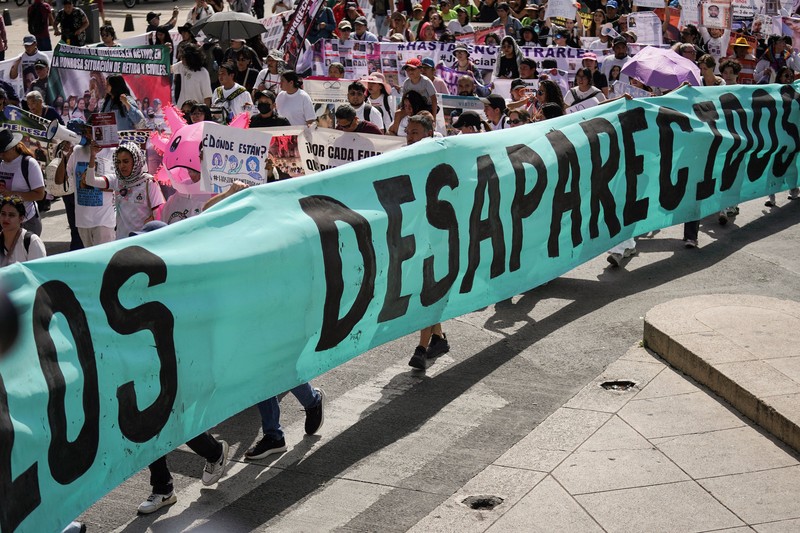 Warga berpartisipasi dalam unjuk rasa untuk memperingati Hari Internasional Korban Penghilangan Paksa di Mexico City, Meksiko, pada 30 Agustus 2026. (REUTERS/Toya Sarno Jordan)