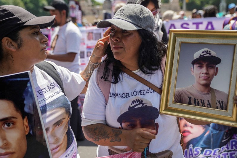 Warga berpartisipasi dalam unjuk rasa untuk memperingati Hari Internasional Korban Penghilangan Paksa di Mexico City, Meksiko, pada 30 Agustus 2026. (REUTERS/Toya Sarno Jordan)