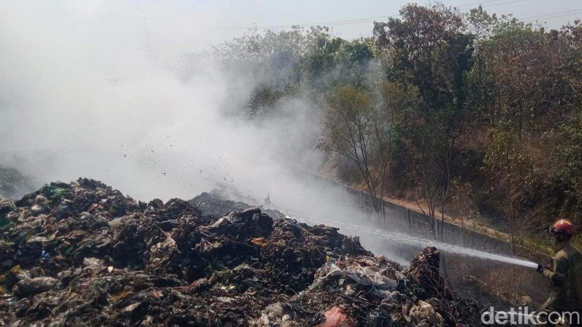 TPA Troketon Klaten Kembali Terbakar Siang Ini