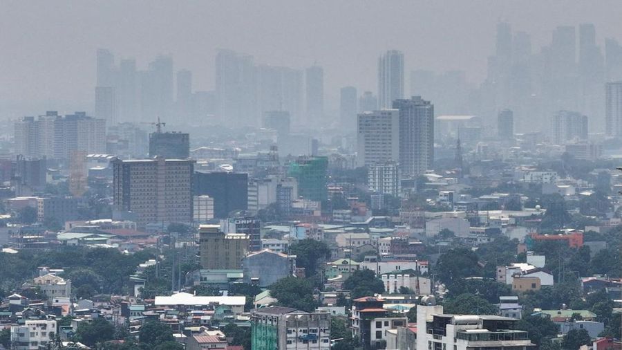 A thick haze shrouds Metro Manila due to smoke from ongoing fires in Kalimantan, Indonesia, in this drone picture taken in Quezon City, Philippines, September 1, 2026. REUTERS/Adrian Portugal