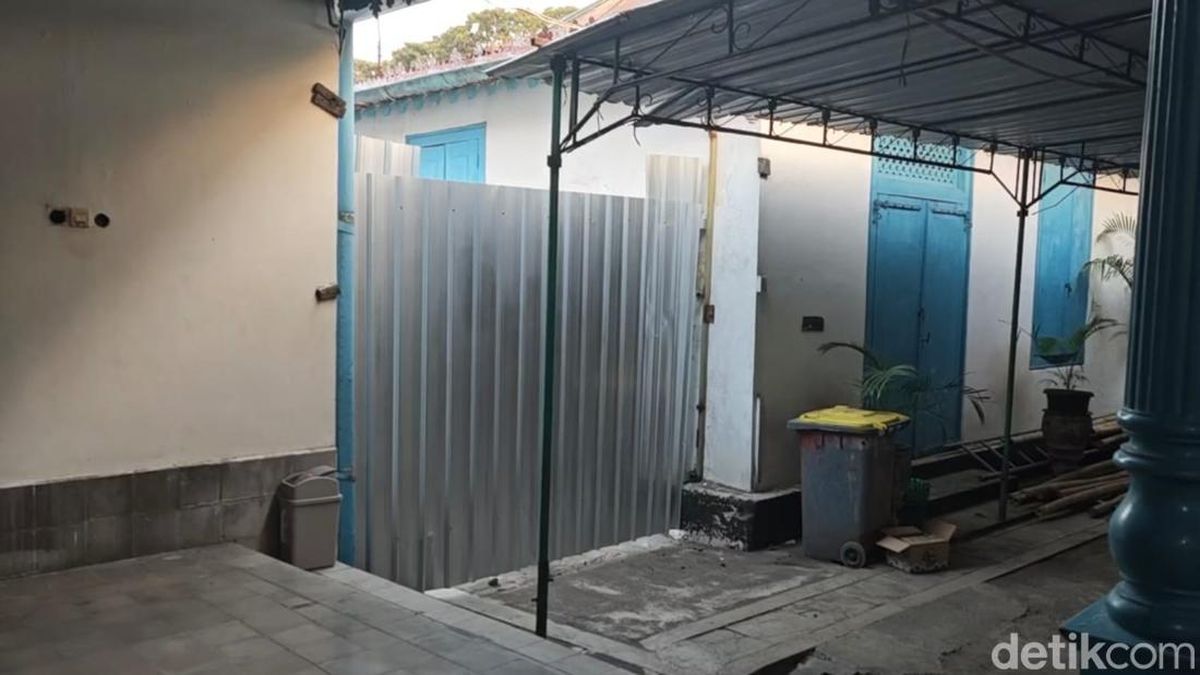 Sejumlah Akses Kubu PB XIV Purbaya Menuju Pelataran Tertutup Seng
