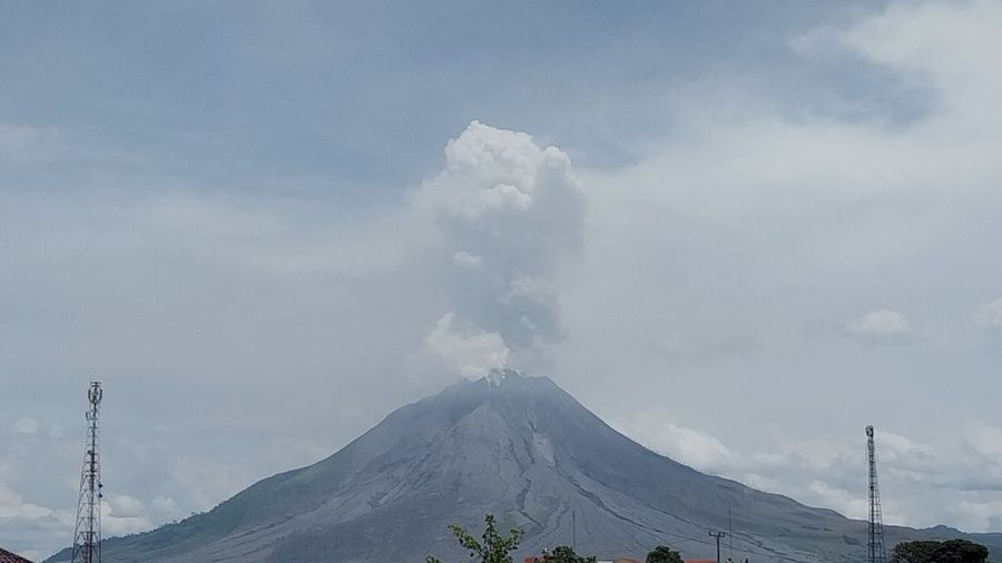 Pengamatan Gunung Sinabung 02-09-2026 06:00-12:00 WIB. (Dok. Tim Pengamatan Gunung Api Badan Geologi)