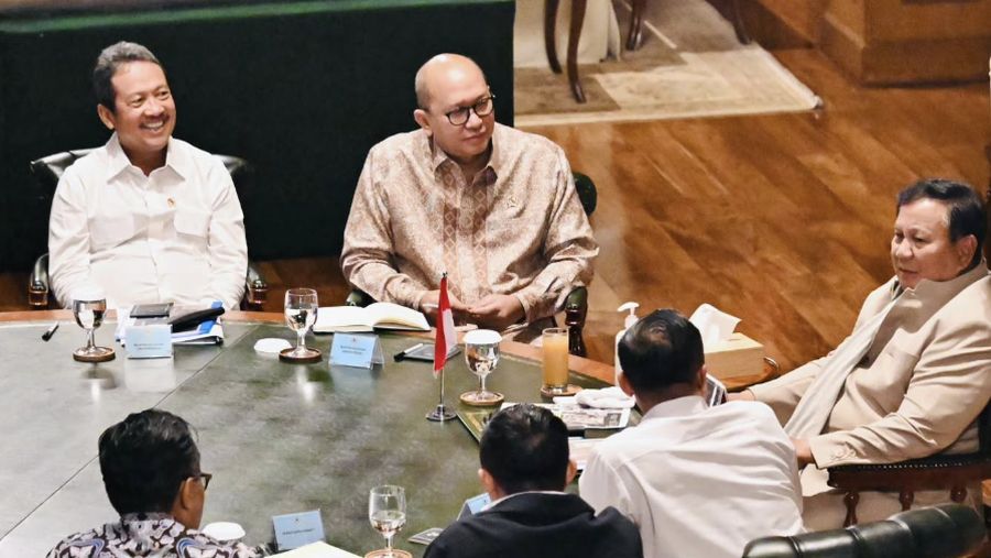 Presiden Prabowo Subianto menerima Menteri Kelautan dan Perikanan Sakti Wahyu Trenggono serta Menteri Investasi dan Hilirisasi Rosan Roeslani di Hambalang, Kabupaten Bogor, pada Selasa, 1 September 2026. . (Instaagram/sekretariat.kabinet)