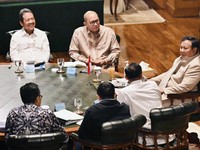 Presiden Prabowo Subianto menerima Menteri Kelautan dan Perikanan Sakti Wahyu Trenggono serta Menteri Investasi dan Hilirisasi Rosan Roeslani di Hambalang, Kabupaten Bogor, pada Selasa, 1 September 2026. . (Instaagram/sekretariat.kabinet)