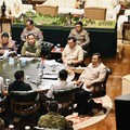 Presiden Prabowo Subianto menerima Panglima TNI Jenderal TNI Agus Subiyanto dan Kapolri Jenderal Polisi Listyo Sigit Prabowo di kediaman Hambalang, Kabupaten Bogor, pada Selasa, 1 September 2026. (Instagram/sekretariat.kabinet)