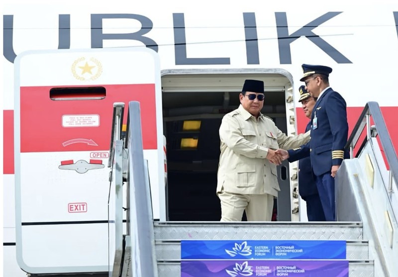 Presiden Republik Indonesia, Prabowo Subianto, bertolak menuju Vladivostok, Rusia, pada Selasa (1/9/2026), untuk menghadiri Eastern Economic Forum (EEF) ke-11 sebagai tamu kehormatan utama yang digelar di Far Eastern Federal University (FEFU). (Instagram/sekretariat.kabinet)