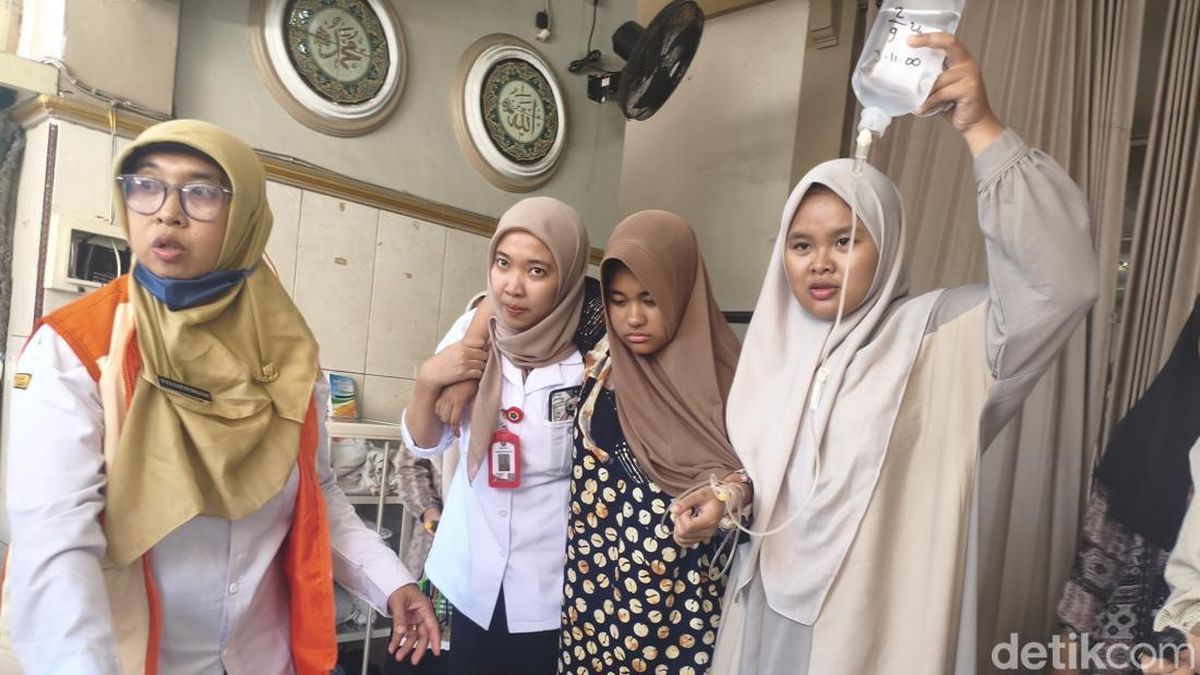 Pengasuh Ponpes Manbaul Hikam Buka Suara Usai 566 Santri Keracunan MBG