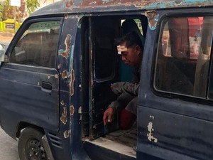 Pria Diduga Mabuk Hajar Sopir Pete-pete di Polman Pakai Kunci Roda
