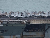 USS Abraham Lincoln bersandar di Pelabuhan Laem Chabang di Provinsi Chonburi, Thailand, Rabu (2/9/2026). (REUTERS/Chalinee Thirasupa)